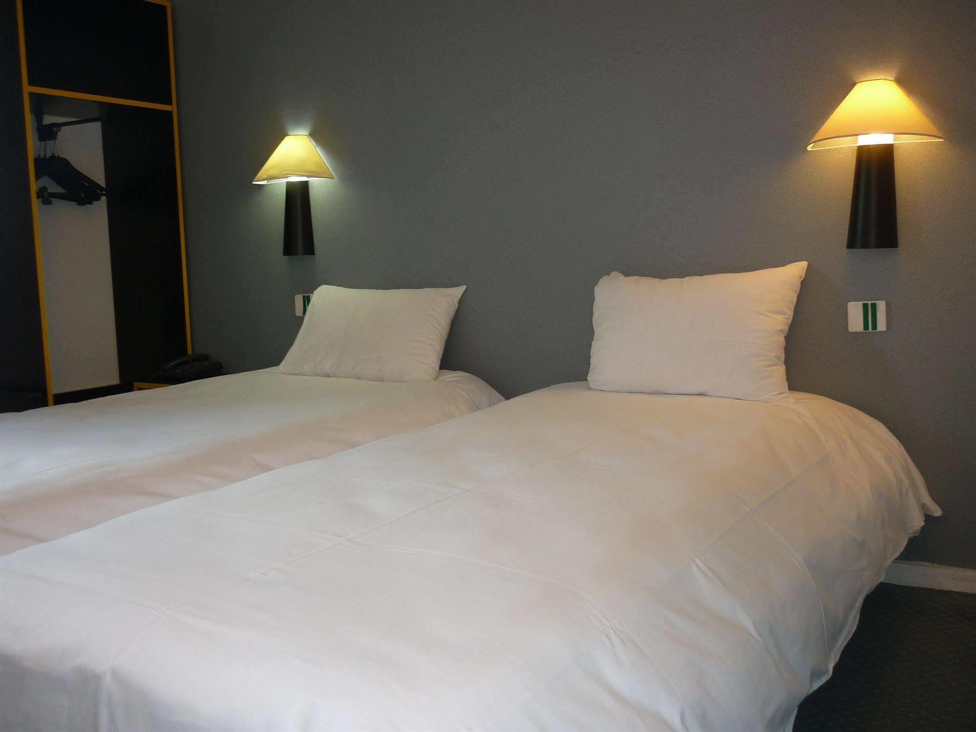 Hotel Le Pavillon De Saint-Lo - Anciennement Lunotel Buitenkant foto